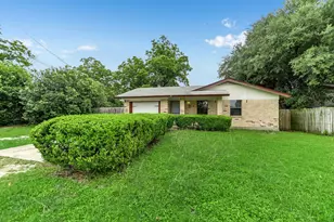 1405 Adams St, Taylor, TX 76574 - Photo 1