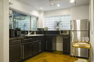 1007 E 8th St, Austin, TX 78702 - Photo 25