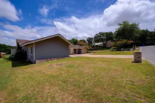 18 Country Ln, Wimberley, TX 78676 - Photo 3