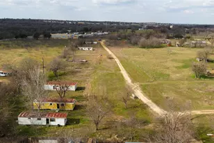 915 San Gabriel St, Rockdale, TX 76567 - Photo 1