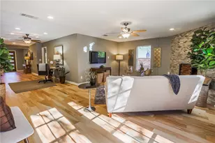 407 W Odell St, Austin, TX 78752 - Photo 9