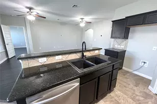 802 Mitchell Dr, Hutto, TX 78634 - Photo 9