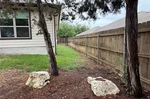 206 Fairway Cir, Point Venture, TX 78645 - Photo 3