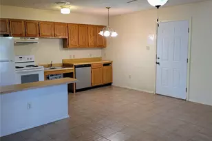 1507 Earle St, San Marcos, TX 78666 - Photo 3