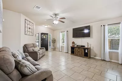 1617 Sunflower Street, Lockhart, TX 78644 - Photo 9