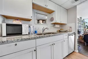 1800 Lavaca St, Austin, TX 78701 - Photo 7