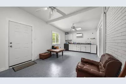 759 W Austin Street, Giddings, TX 78942 - Photo 15