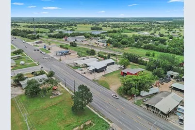 759 W Austin Street, Giddings, TX 78942 - Photo 23