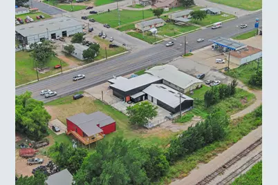 759 W Austin Street, Giddings, TX 78942 - Photo 27
