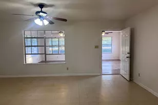 124 Plum St St, Bastrop, TX 78602 - Photo 9
