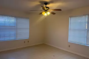 124 Plum St St, Bastrop, TX 78602 - Photo 19