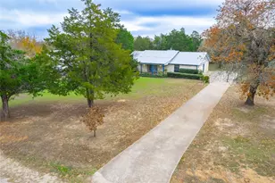 137 Blanket Flower Dr, Bastrop, TX 78602 - Photo 35