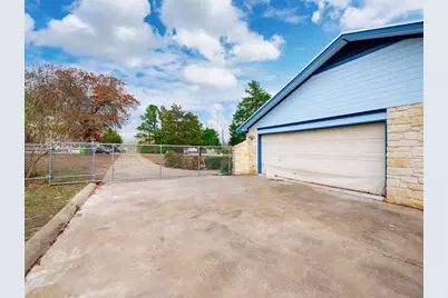 137 Blanket Flower Drive, Bastrop, TX 78602 - Photo 33