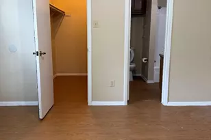 806 W 24th St, Austin, TX 78705 - Photo 13