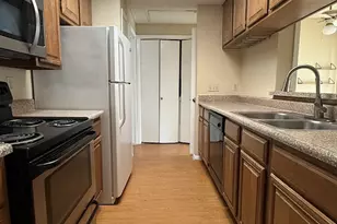 806 W 24th St, Austin, TX 78705 - Photo 9