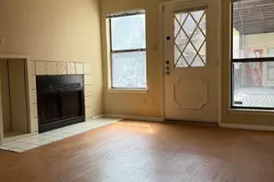 806 W 24th St, Austin, TX 78705 - Photo 3