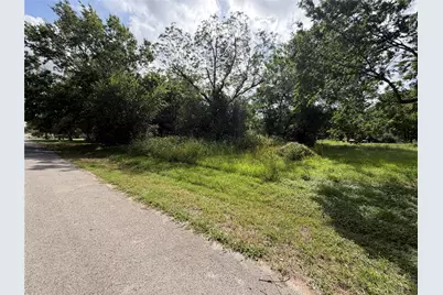 305 Ross Street, Smithville, TX 78957 - Photo 5
