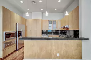 555 E 5th St, Austin, TX 78701 - Photo 11