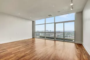555 E 5th St, Austin, TX 78701 - Photo 3