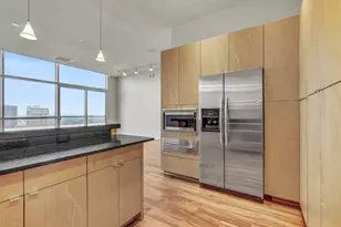 555 E 5th St, Austin, TX 78701 - Photo 13