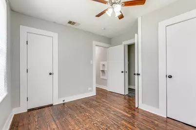 2447 E Houston Street, San Antonio, TX 78202 - Photo 17