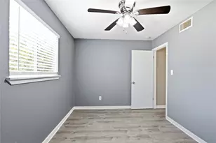 2302 E Side Dr, Austin, TX 78704 - Photo 23