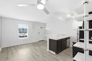 2302 E Side Dr, Austin, TX 78704 - Photo 15