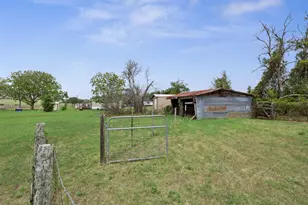 5530 US Hwy 90A W, Shiner, TX 77984 - Photo 31