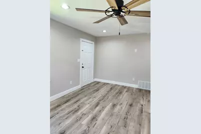 209 W Victory Avenue, Temple, TX 76501 - Photo 3