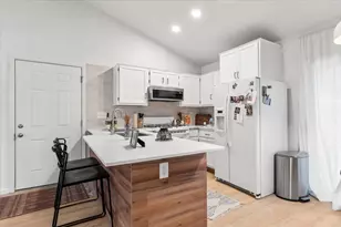 1411 Gracy Farms Ln, Austin, TX 78758 - Photo 3