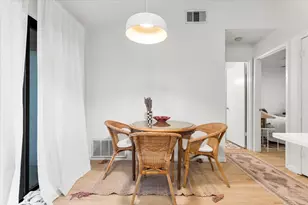 1411 Gracy Farms Ln, Austin, TX 78758 - Photo 11