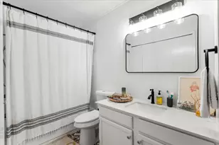 1411 Gracy Farms Ln, Austin, TX 78758 - Photo 17