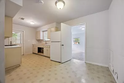 402 Bramble Drive, Austin, TX 78745 - Photo 11