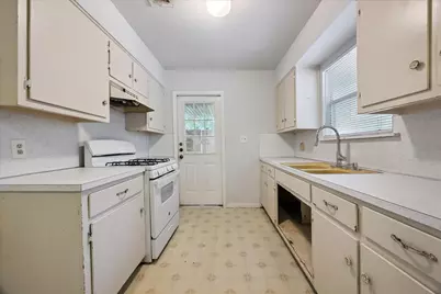 402 Bramble Drive, Austin, TX 78745 - Photo 9