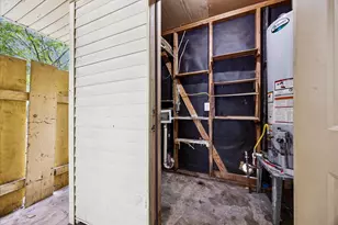 402 Bramble Dr, Austin, TX 78745 - Photo 19