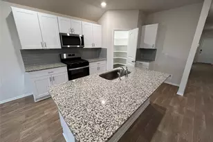 221 Wirecrested Dr, Lockhart, TX 78644 - Photo 7