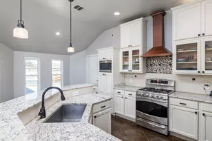 208 S Buffalo Pass, Georgetown, TX 78633 - Photo 7