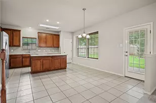 11304 Staked Plains Dr, Austin, TX 78717 - Photo 11