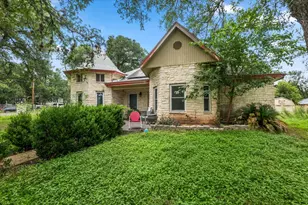 112 Rock Point Dr, Del Valle, TX 78617 - Photo 9
