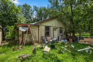 112 Rock Point Dr, Del Valle, TX 78617 - Photo 15