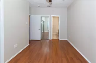 806 W 24th St, Austin, TX 78705 - Photo 13