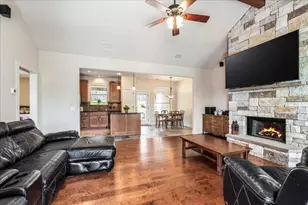 1058 Daviot Dr, Spicewood, TX 78669 - Photo 7