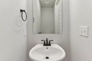 8506 Basil Hayden Ln, Austin, TX 78744 - Photo 15