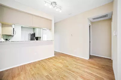 806 W 24th Street W #220, Austin, TX 78705 - Photo 5