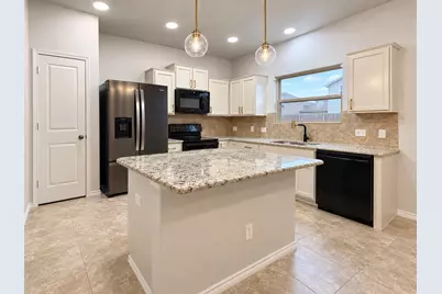 117 Open Sky Way #4D, Jarrell, TX 76537 - Photo 5
