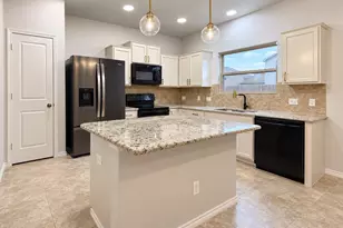 117 Open Sky Wy, Jarrell, TX 76537 - Photo 5