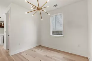 4127 E 12th St, Austin, TX 78721 - Photo 13