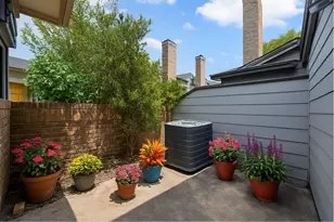 1748 Ohlen Rd, Austin, TX 78757 - Photo 9