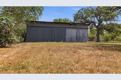 1602 Water Street, Gonzales, TX 78629 - Photo 15