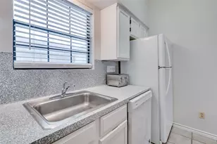 1908 San Antonio, Austin, TX 78705 - Photo 17